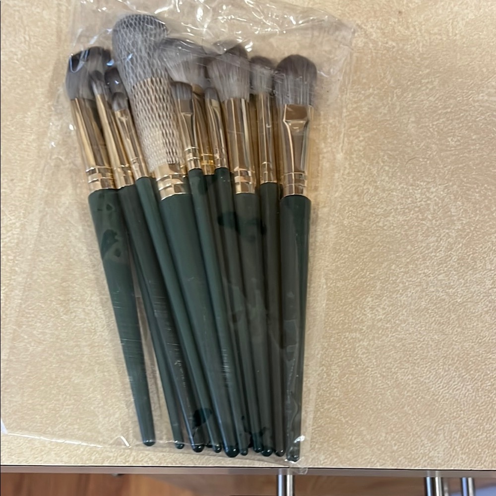 Green and Gold Makeup Brush Set